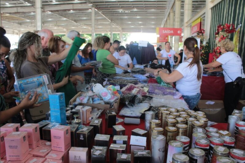 Bazar Solidário com itens da Receita Federal arrecada fundos para crianças em vulnerabilidade nesta quinta e sexta na capital