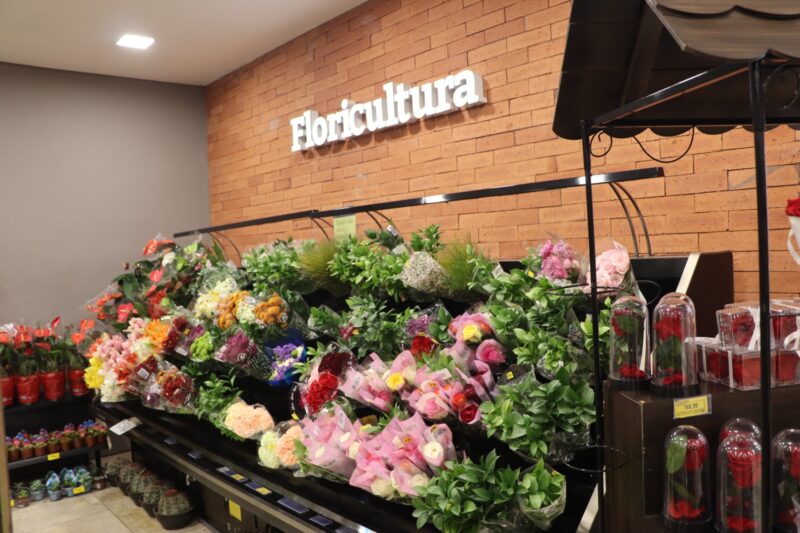 Cerca de 20% dos filhos devem presentear mãe com flores, aponta pesquisa