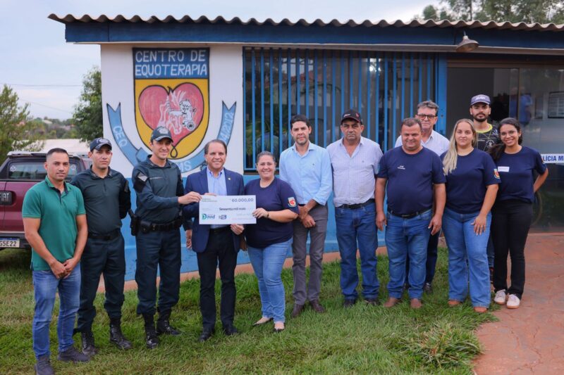 Coronel David entrega recurso para equoterapia de Nova Andradina e recebe agradecimentos de alunos do Curso de Formação da PM