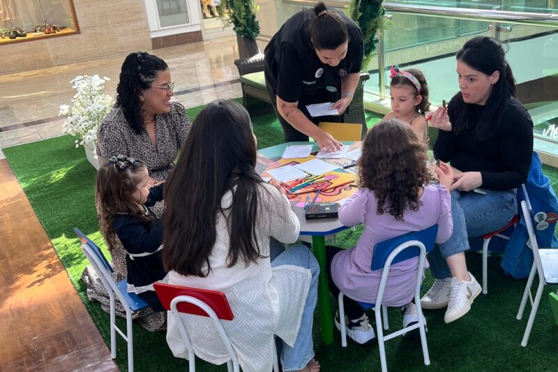 Último fim de semana de férias terá teatro de fantoches, origami e muitas cores na programação gratuita do Shopping Campo Grande
