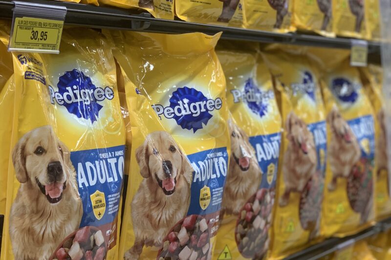 Mercado pet movimenta R$ 75,4 bilhões em 2024 e segue em expansão no Brasil