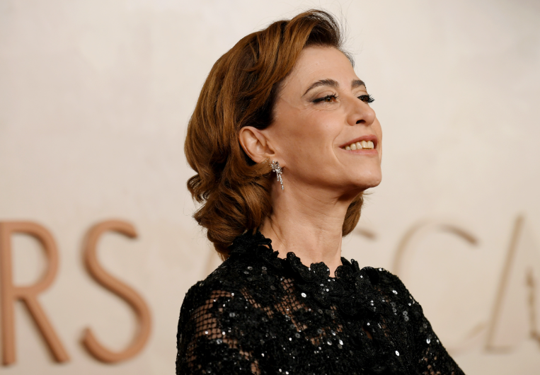 Fernanda Torres e mais 750 pedem regulamentação do streaming a Lula