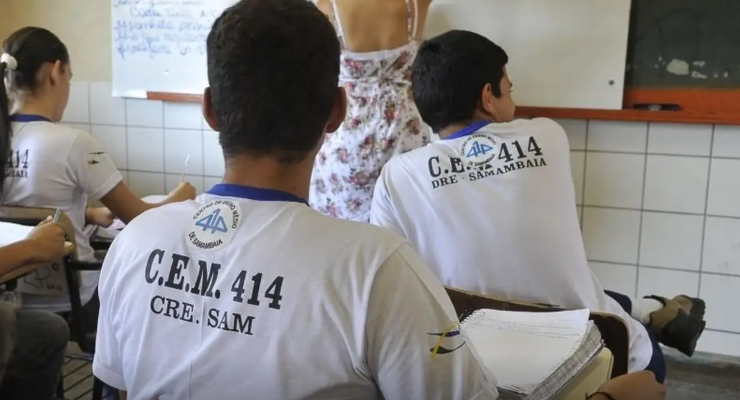 Estudantes do ensino integral têm notas maiores no Enem, diz estudo
