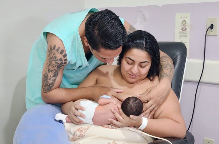 Agosto Dourado: MS supera meta da OMS em aleitamento materno exclusivo e alerta para apoio coletivo às mães