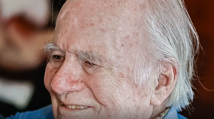 Morre Mino Carta, fundador das revistas Veja e Carta Capital