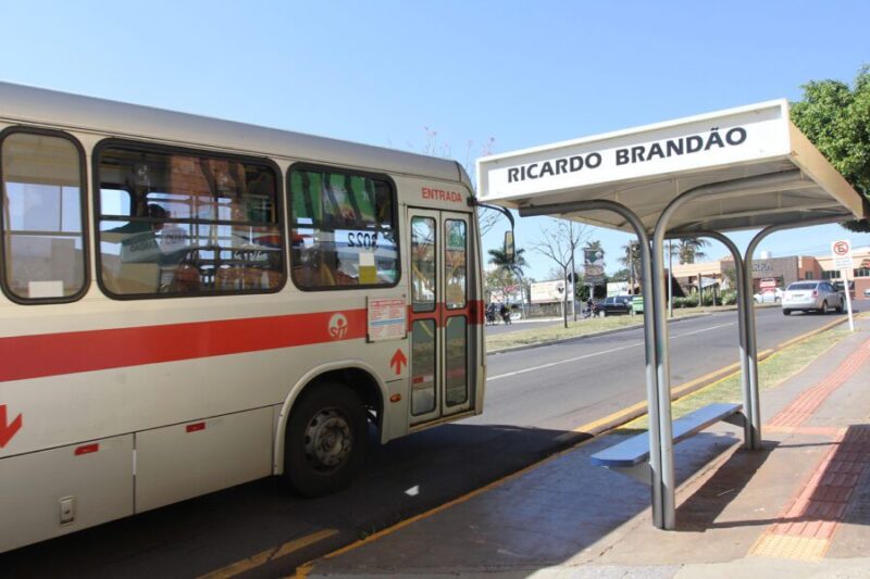 Comissão do Transporte Coletivo pede intervenção com troca de 197 ônibus e indiciamentos