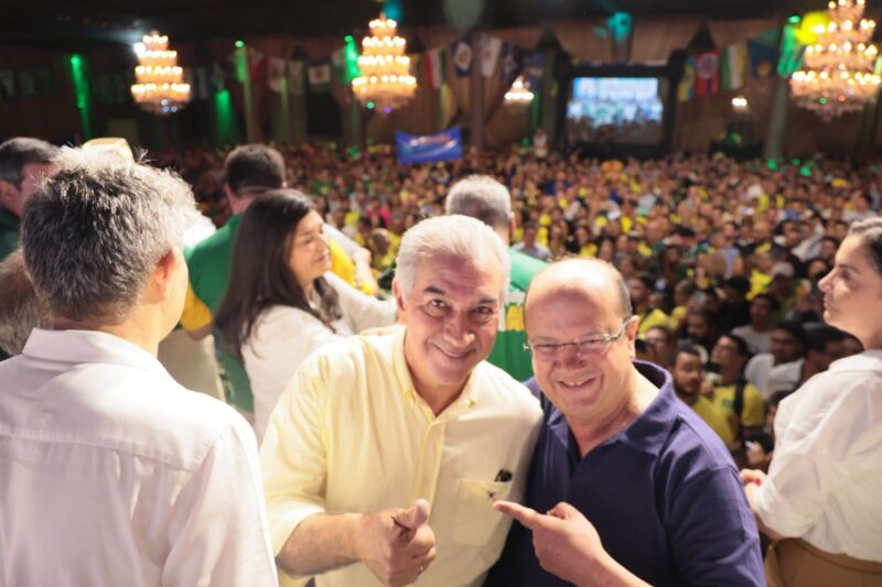 Senador Nelsinho Trad e vice-governador Barbosinha prestigiam filiação de Reinaldo Azambuja ao PL