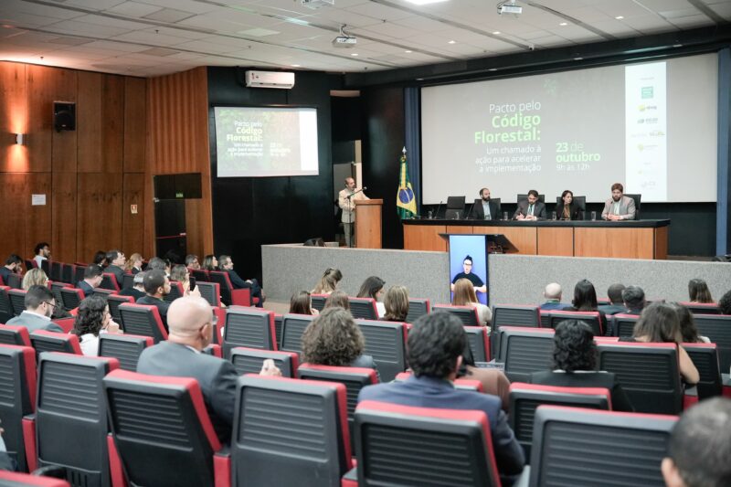 Organizações da sociedade civil, setor privado e poder público destacam a urgência da implementação em escala do Código Florestal