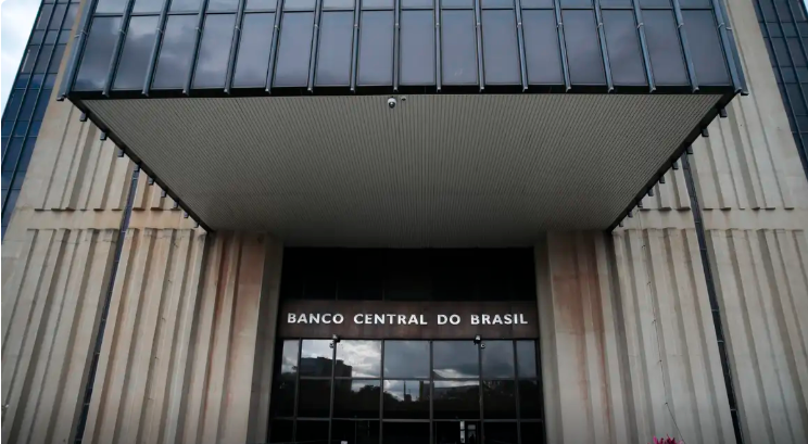 Mercado financeiro reduz para 4,72% previsão de inflação em 2025