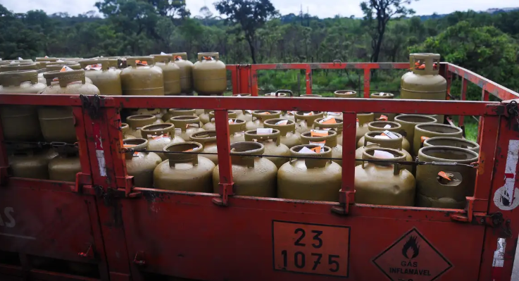 Beneficiários com NIS final 8 recebem Auxílio Gás nesta quarta-feira