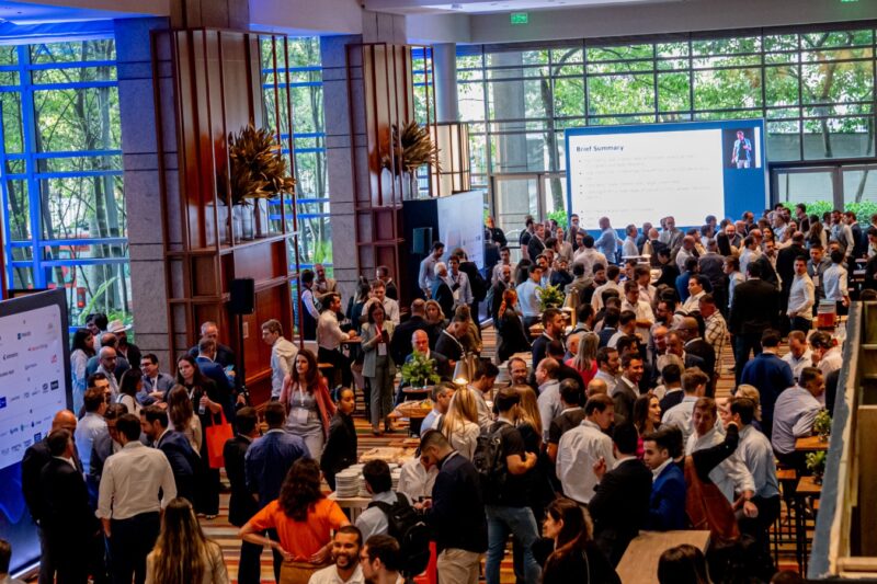 Cartos marca presença no 8º Encontro Nacional Anfidc no ano de comemoração de 15 anos de mercado