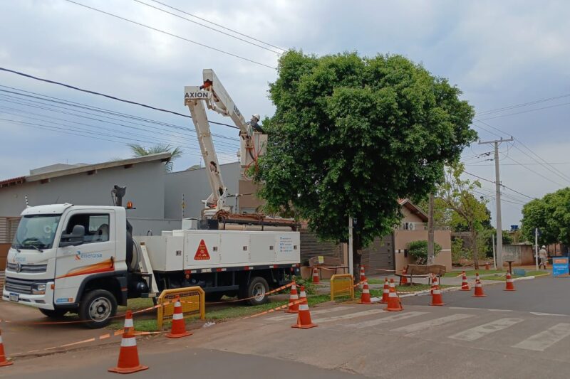 Cidades do MS recebem ações do projeto Nossa Energia, com serviços gratuitos, sorteio de geladeiras e doação de lâmpadas de led