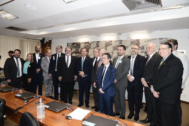 Senador Nelsinho Trad reforça compromisso com médicos e dentistas e pressiona pelo piso salarial no Senado