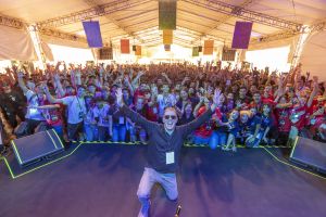 Uma voz que inspira: Wendel Bezerra emociona e instiga público no Festival Iguassu Inova