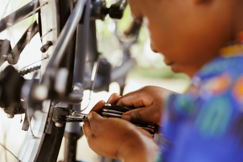 Trabalho infantil afeta 1,6 milhão de crianças e adolescentes no Brasil
