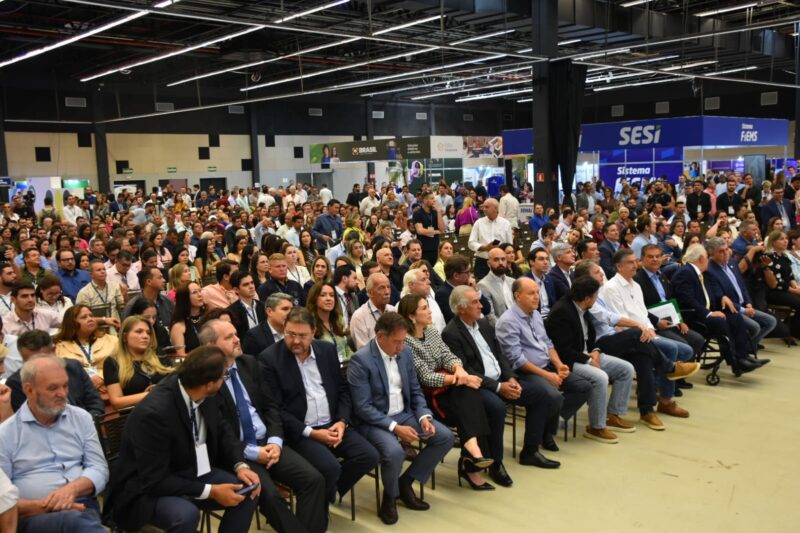 Presidente da Fiems participa da abertura do 3º Congresso dos Municípios de MS