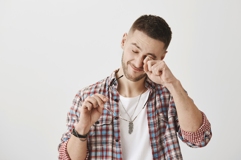 Síndrome do olho seco já atinge 9 em cada 10 jovens, aponta estudo