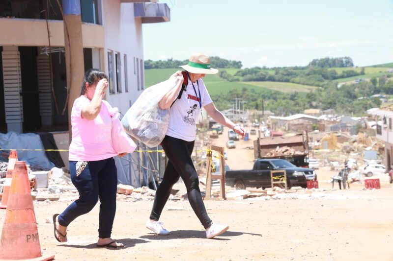 Sobe para sete o número de mortos no Paraná após passagem de tornado