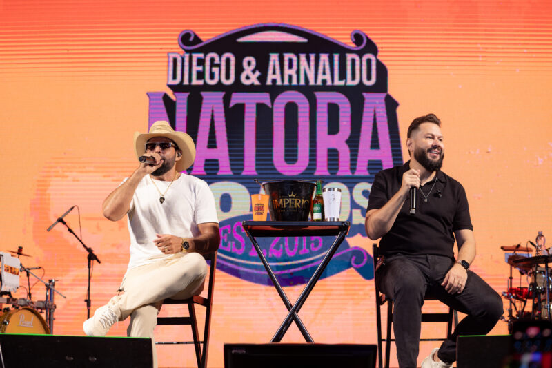 Com casa cheia, NATORA Festival estreia em Araçatuba e “Vai Cair Água” rende Disco de Platina Triplo à Diego & Arnaldo