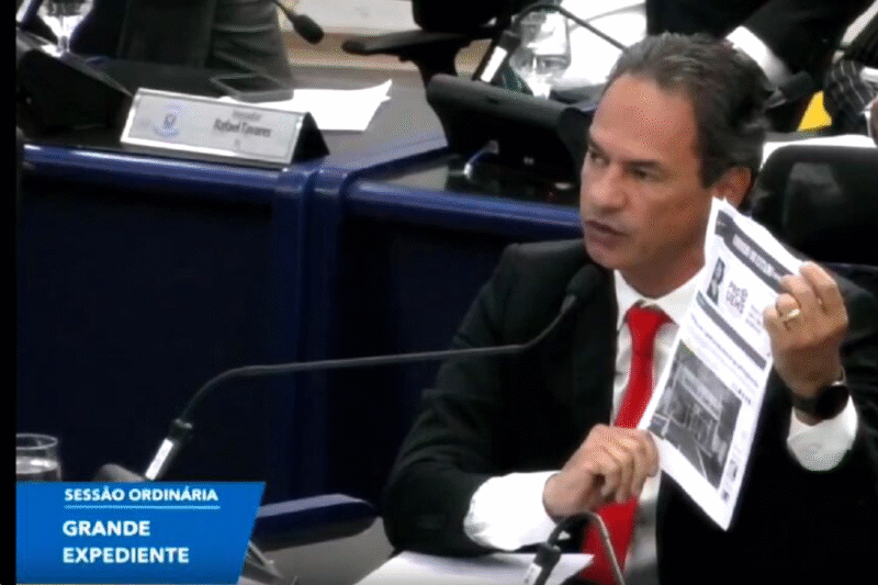 Vereador Marquinhos Trad questiona questiona prefeita Adriane Lopes e IMPCG por aplicação de R$ 1 milhão em banco investigado