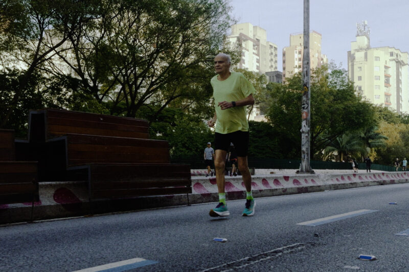Drauzio Varella tem sua história contada nas telas em “A Vida é uma Maratona”