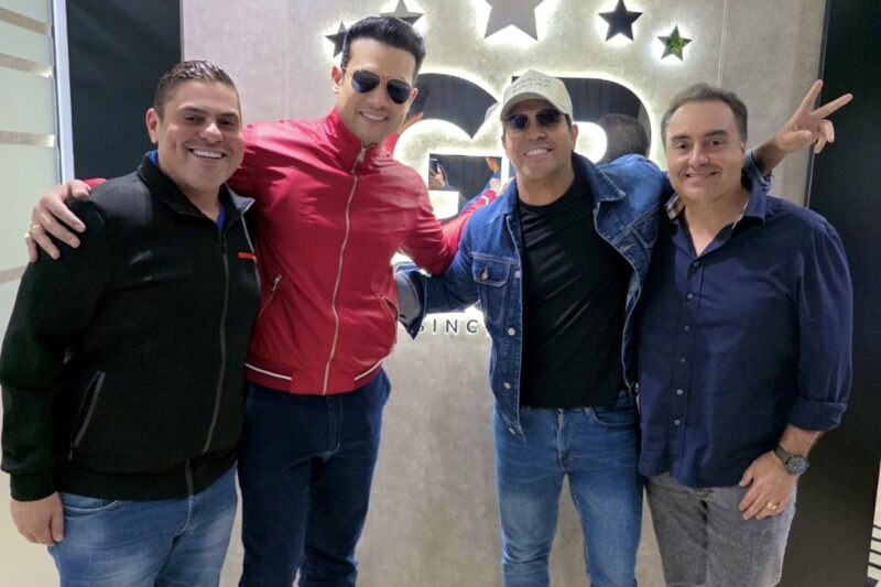 Os Caras do Arrocha: Thiago Brava e Israel Novaes estão de casa nova e agora são GRShows