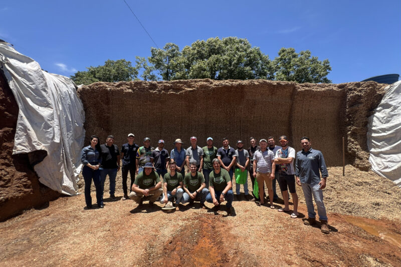 2ª Caravana da Silagem percorre 16 propriedades no RS com capacitações práticas e tecnologias para melhorar a qualidade da forragem