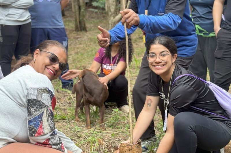 Mais de 200 adolescentes apresentam problemáticas e soluções durante a COP 30