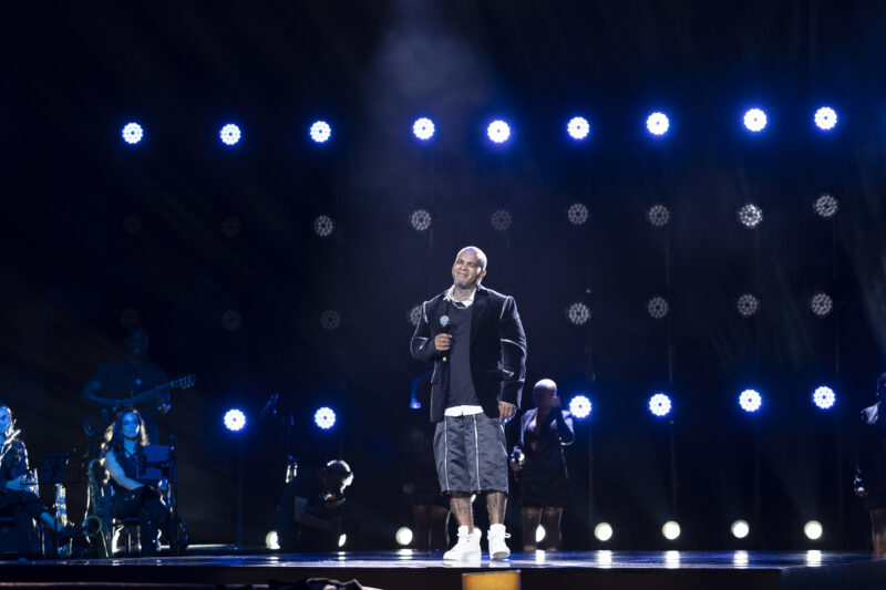 Rodriguinho revisita clássicos em medley acústico que promete conquistar Aquidauana e região