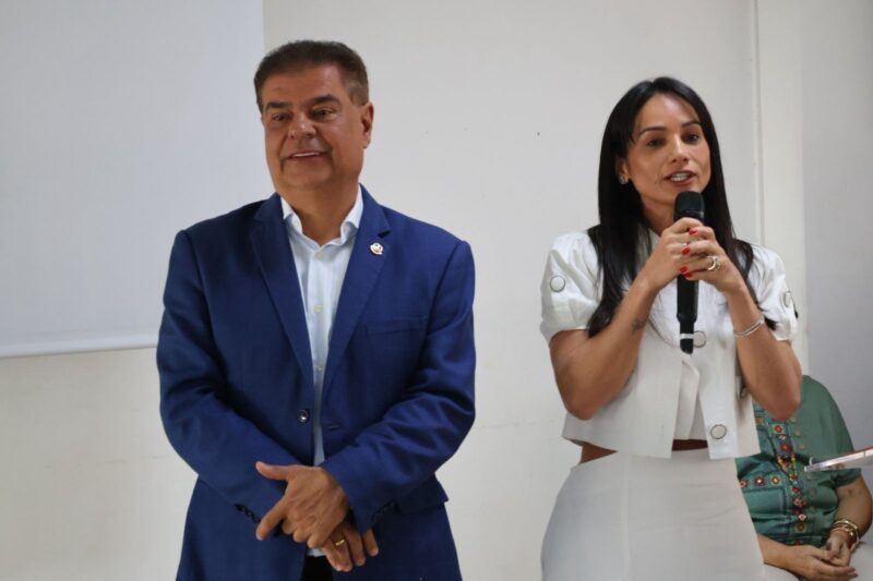 Senador Nelsinho e Keilla Trad participam de confraternização com instituições sociais em Campo Grande
