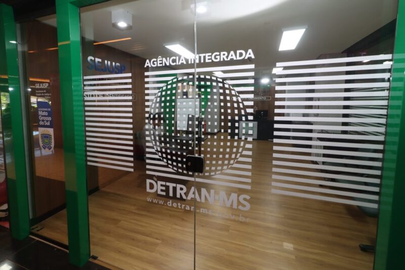 Governo de MS amplia modelo integrado que reúne serviços do Detran e emissão do novo RG