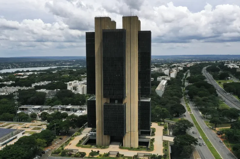 Mercado financeiro reduz previsão da inflação para 4,55% no Brasil