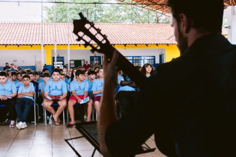 Projeto leva imersão em música erudita a alunos de escola no Jardim das Hortências
