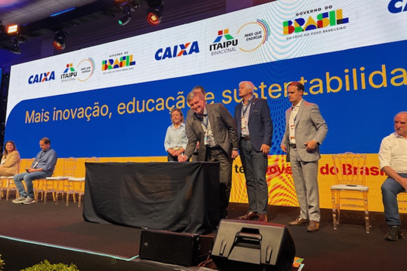 Caixa firma parceria para impulsionar geração de energia limpa em instituições públicas de ensino superior ou técnico
