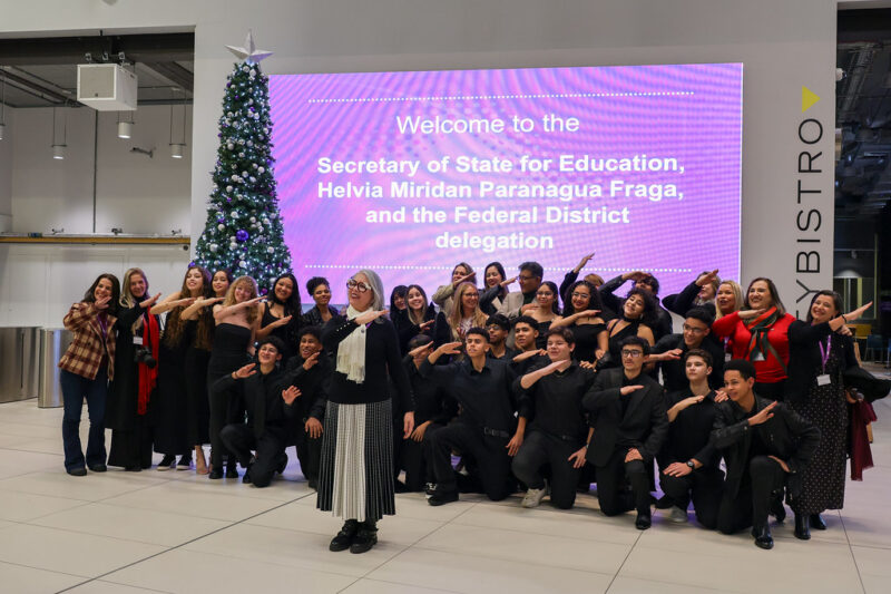 Pontes para o Mundo conclui primeira edição com formatura emocionante na Escócia