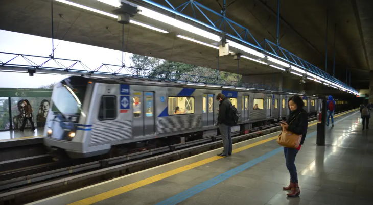 Linhas do Metrô de São Paulo passam a operar 24 horas aos sábados em fase de testes