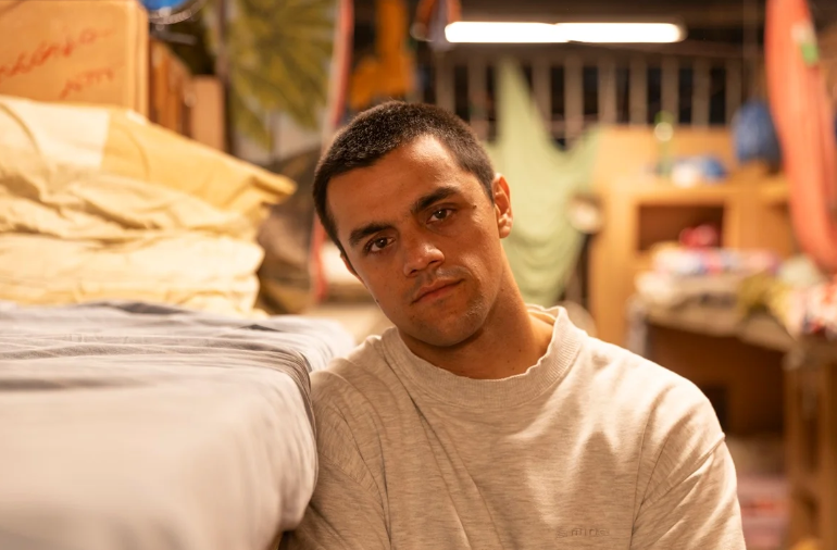 Felipe Simas fala sobre impacto emocional após interpretar Daniel Cravinhos em Tremembé