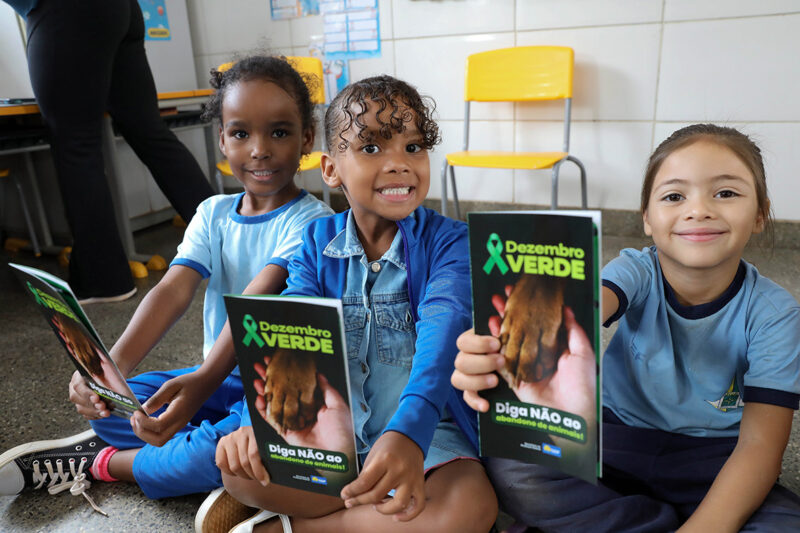 Campanha Dezembro Verde chega às escolas do DF para combater o abandono animal