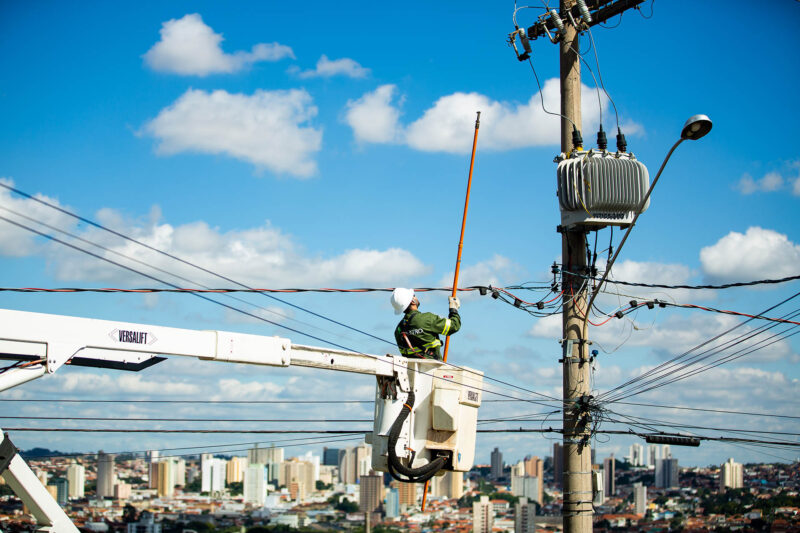 Paranoá e Lago Norte ficam sem energia nesta segunda-feira para obras na rede elétrica