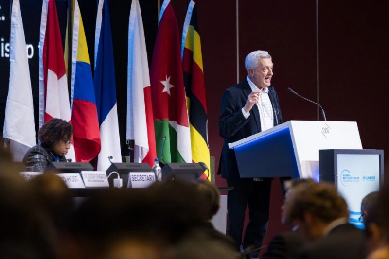 “Não vamos deixar abalar”, afirma o Alto Comissário do ACNUR em último apelo aos trabalhadores humanitários.