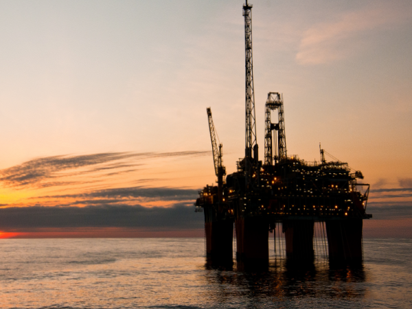 Estudo aponta peso dos royalties do petróleo no orçamento dos dez maiores municípios beneficiários do país