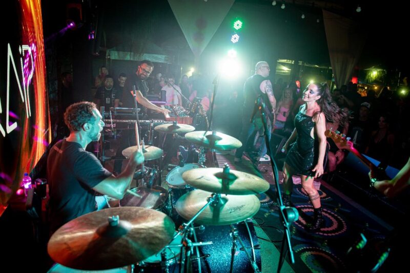 Rock ‘n’ Friends fecha 2025 com noite histórica: NAIP e Larissa e os Pexe comandam celebração do rock em Campo Grande