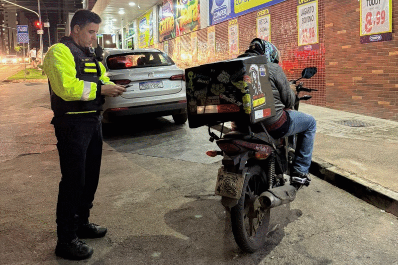 Operação Sossego em Águas Claras aborda 150 motos e flagra escapamentos irregulares