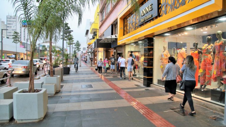 Comércio de Campo Grande terá horário especial na semana do Natal; confira as mudanças