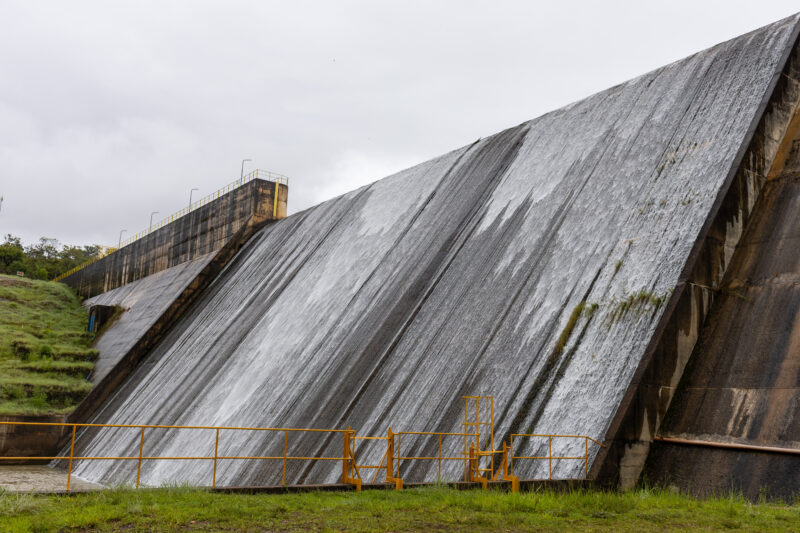 Barragem do Descoberto atinge cota máxima e reforça segurança hídrica no DF