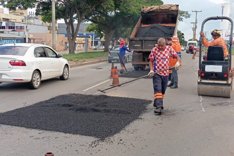 Ceilândia recebe mais de 20 toneladas de massa asfáltica para reforçar segurança e mobilidade