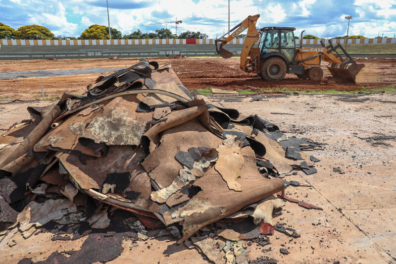 Obras avançam no Estádio Augustinho Lima em Sobradinho com troca do piso da pista de atletismo