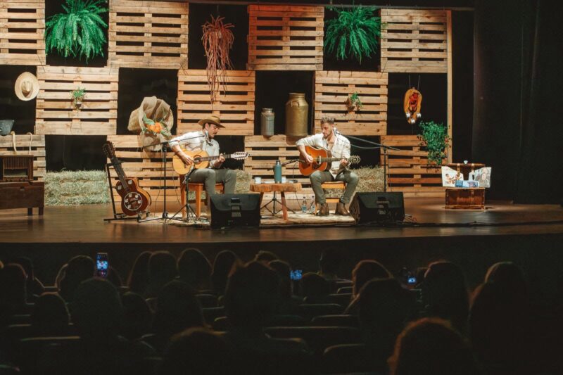 Dupla Neto e Felipe, ex-The Voice Brasil, levam o espetáculo “Essência” a Mato Grosso do Sul em 2026