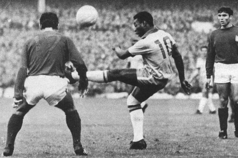TV Brasil exibe clássicos sobre Pelé e Garrincha antes da retomada do futebol na emissora