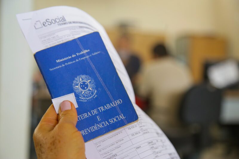 Semana começa com mais de 821 vagas de emprego abertas nas agências do trabalhador do DF